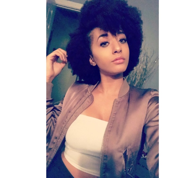 Meet your Posher, Lisa - Picture 2 of 3